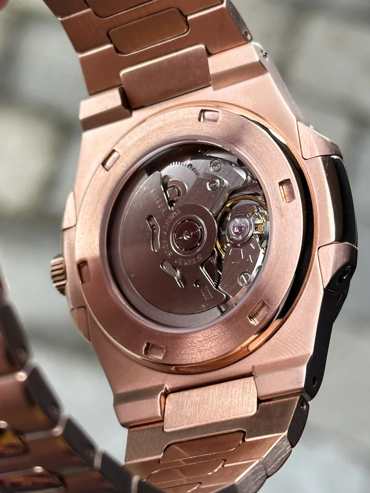 NAUTILO | BLACK DIAL OPEN HEART