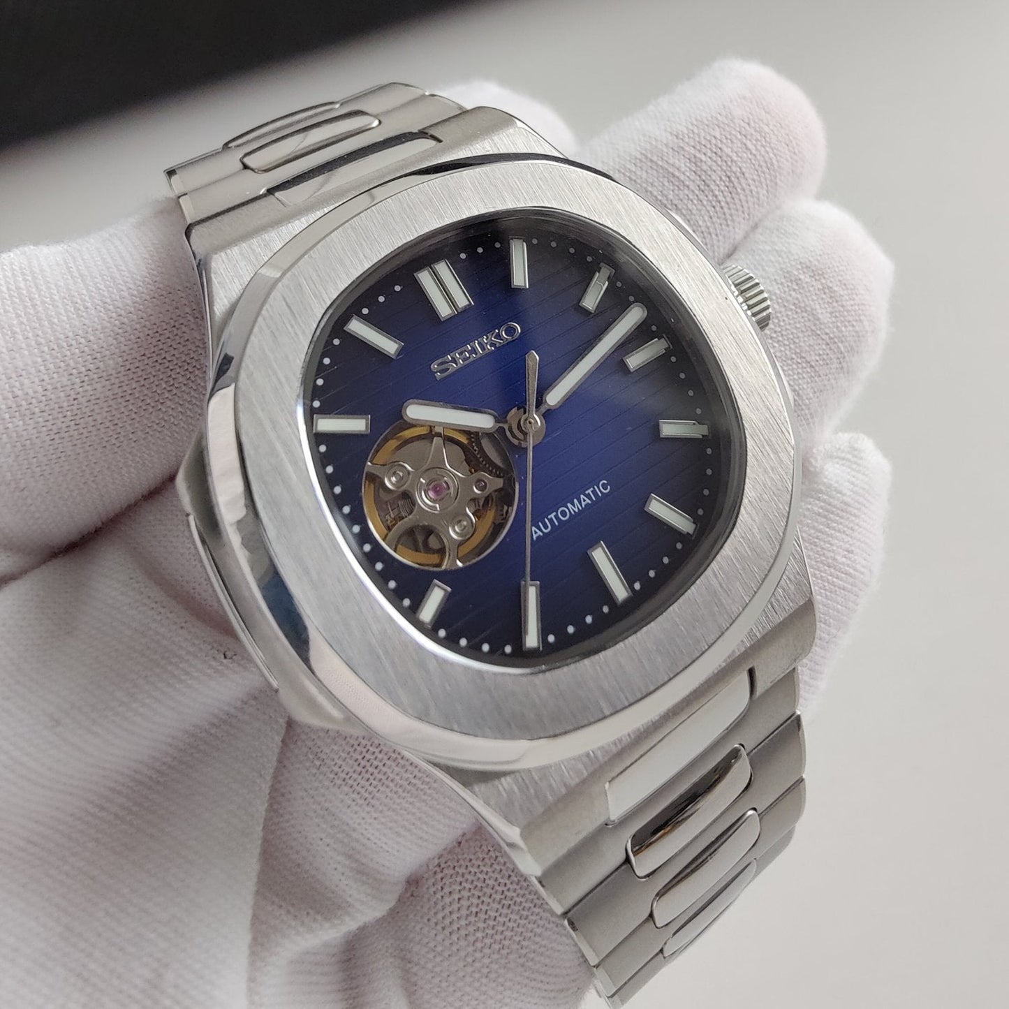 NAUTILO | BLUE DIAL OPEN HEART