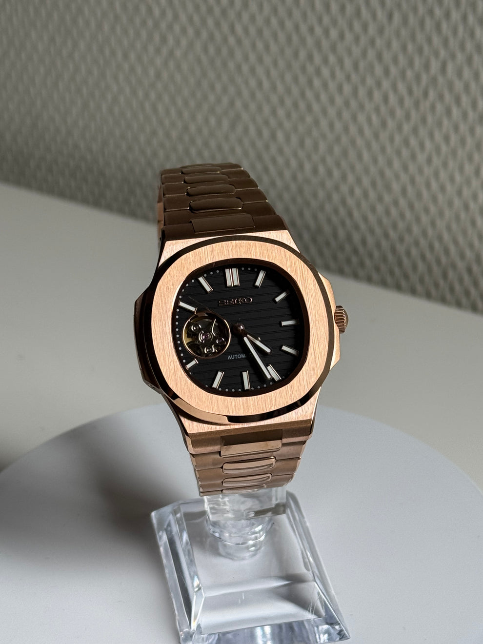 NAUTILO | BLACK DIAL OPEN HEART