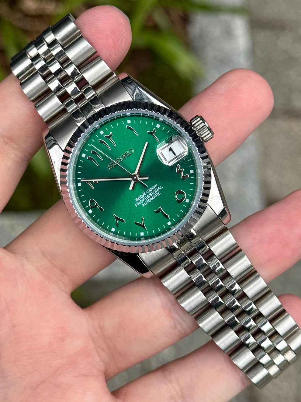 SEIKOJUST | MOD ARABIC GREEN DIAL