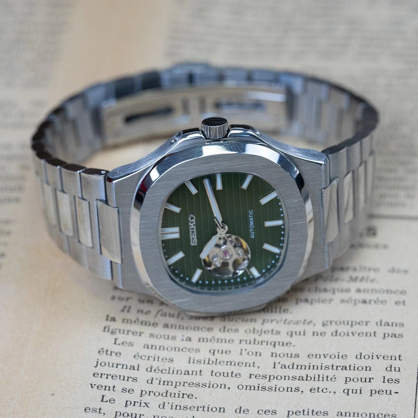 NAUTILO | GREEN DIAL OPEN HEART